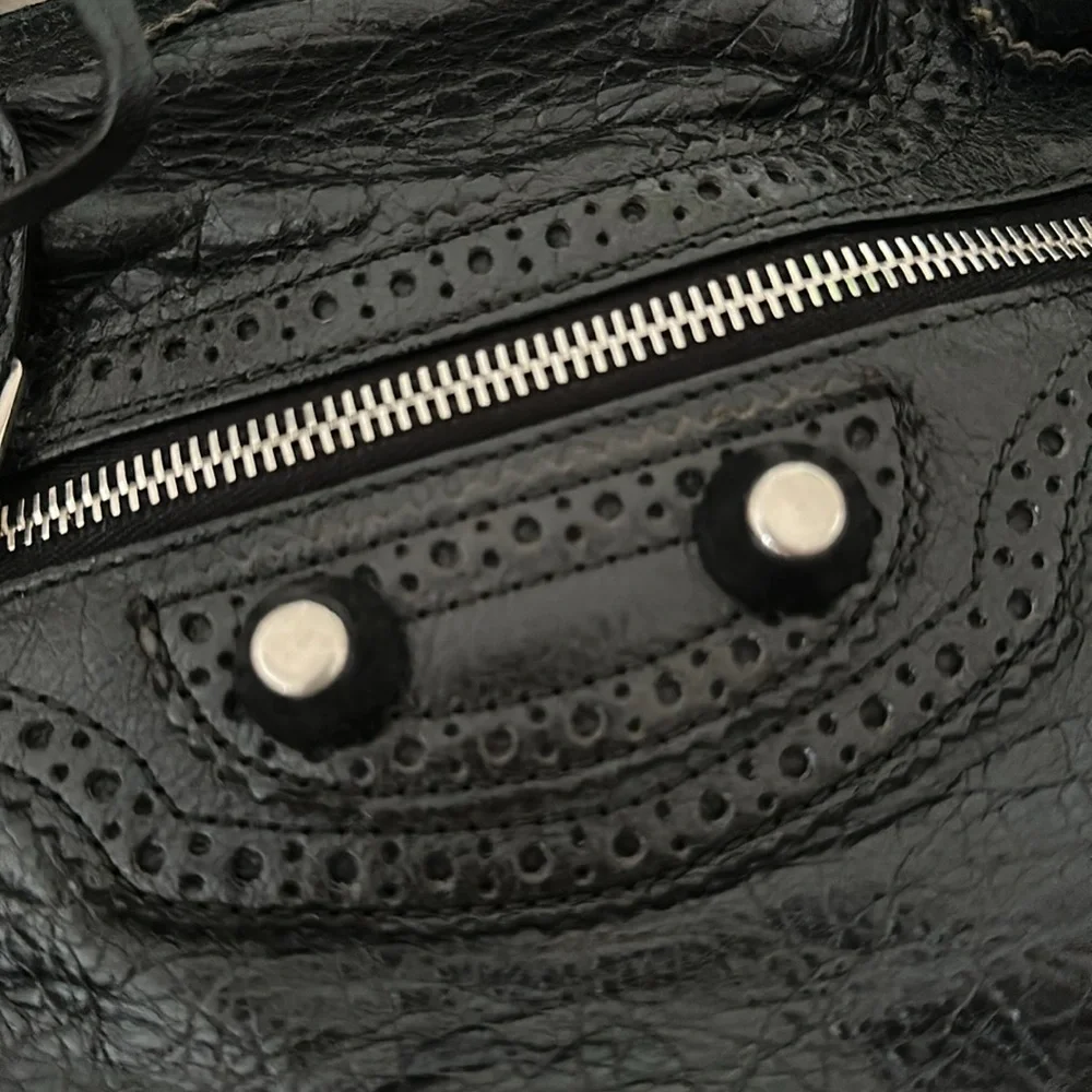 Balenciaga Black Satchel with Distressed Leather - Picture 6 of 10